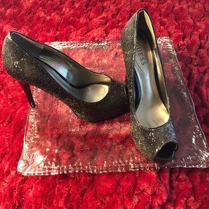 Guess heels 👠.
